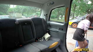 Жалған Такси Мина Мұздақ трахается такси