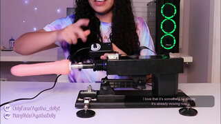 ORGAZM BIR CHORROS CON MI MAQUINA JINSIY-AGATHA DOLLY