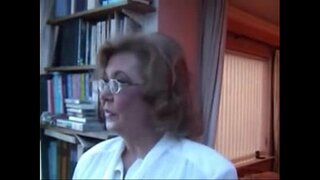 Xhamster.com 2662724 бабуля менен проколотыми полосками киски жана оюнчуктар менен