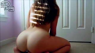 Шодой галзуугийн дээр хивс гэртээ